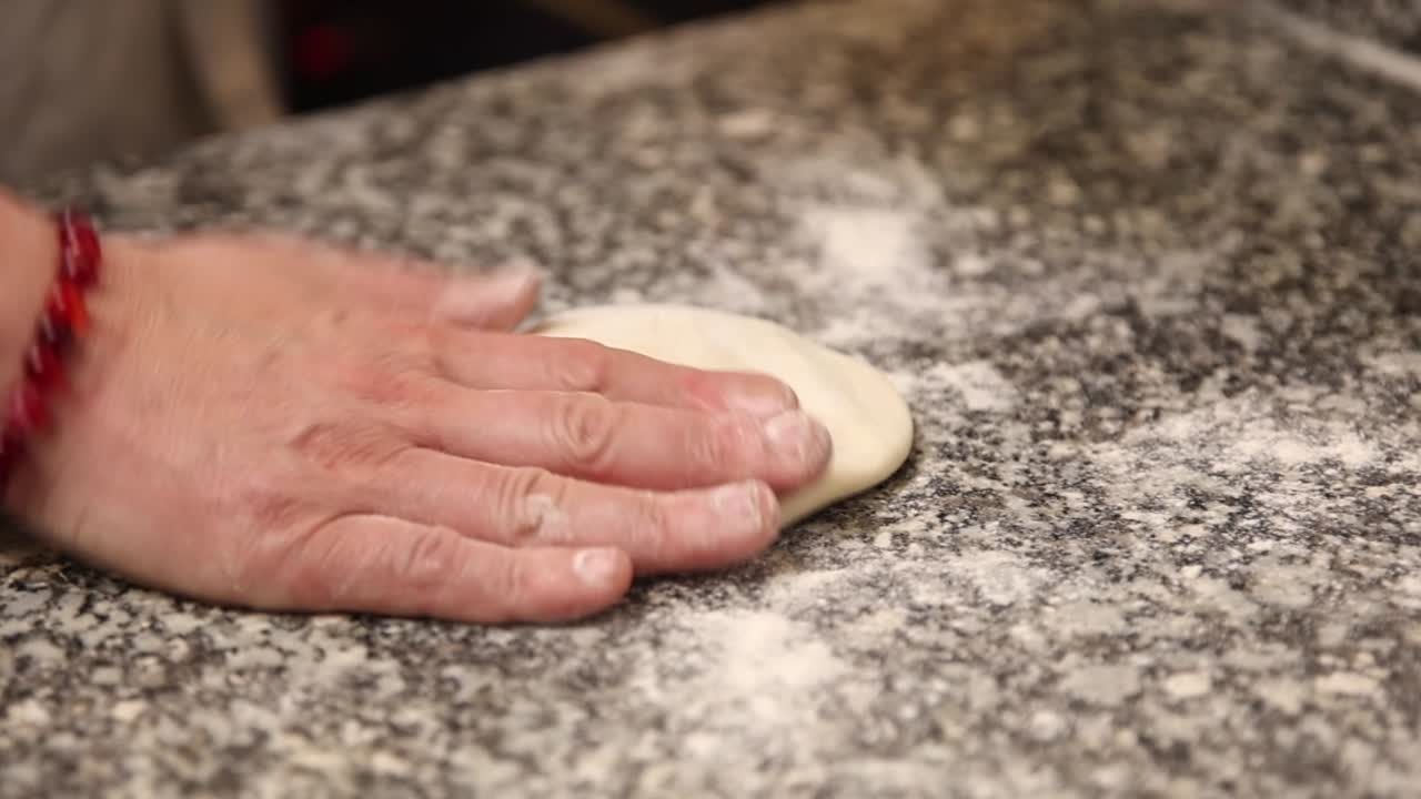 Mettendo l'impasto
