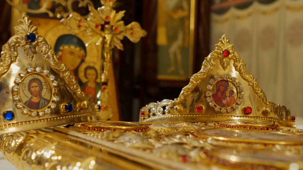 православные свадебные короны, предметы религиозных церемоний в православной церкви