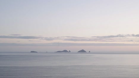 Timelapse-De-La-Isla-En-El-Amanecer-Del-Mar