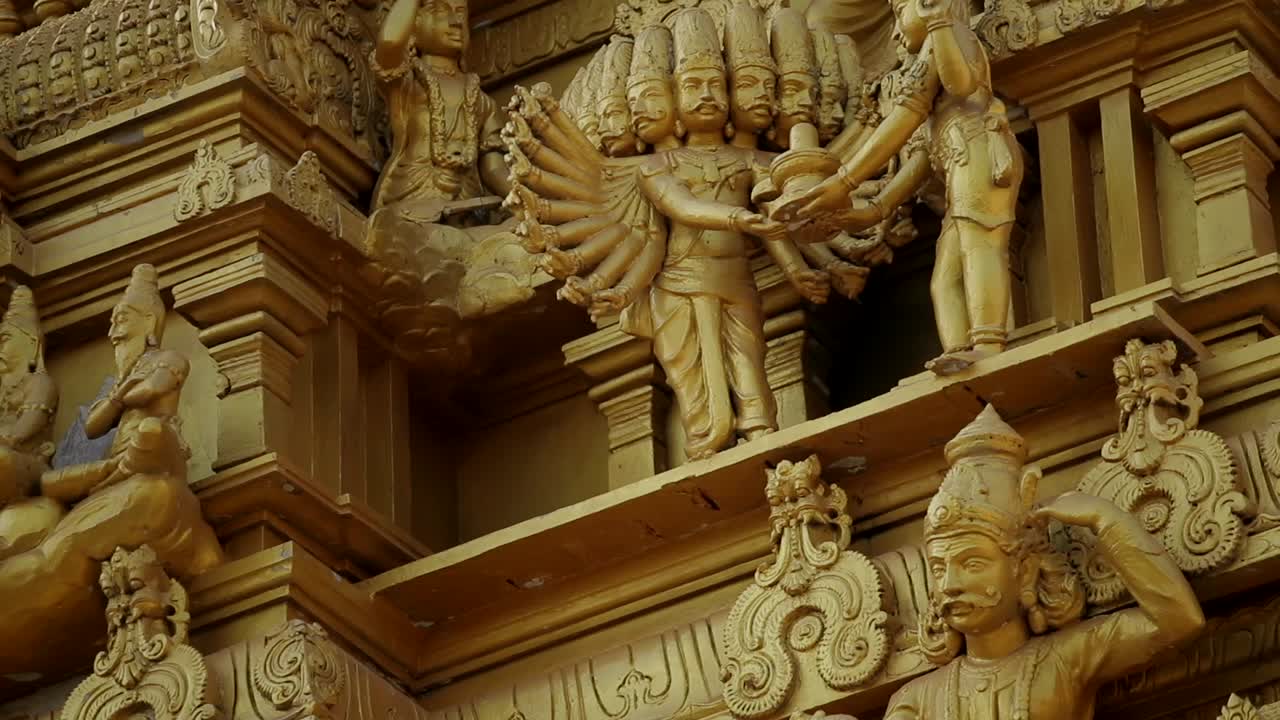 murudeshwartemple top statue close down to up