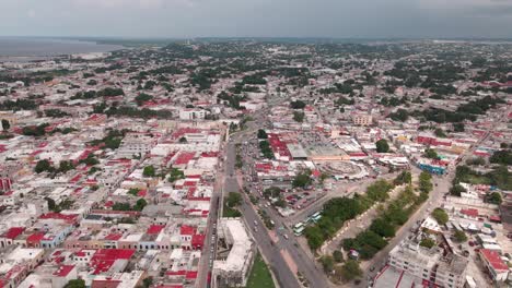 Rückwärtsflug-In-Die-Ummauerte-Stadt-Campeche