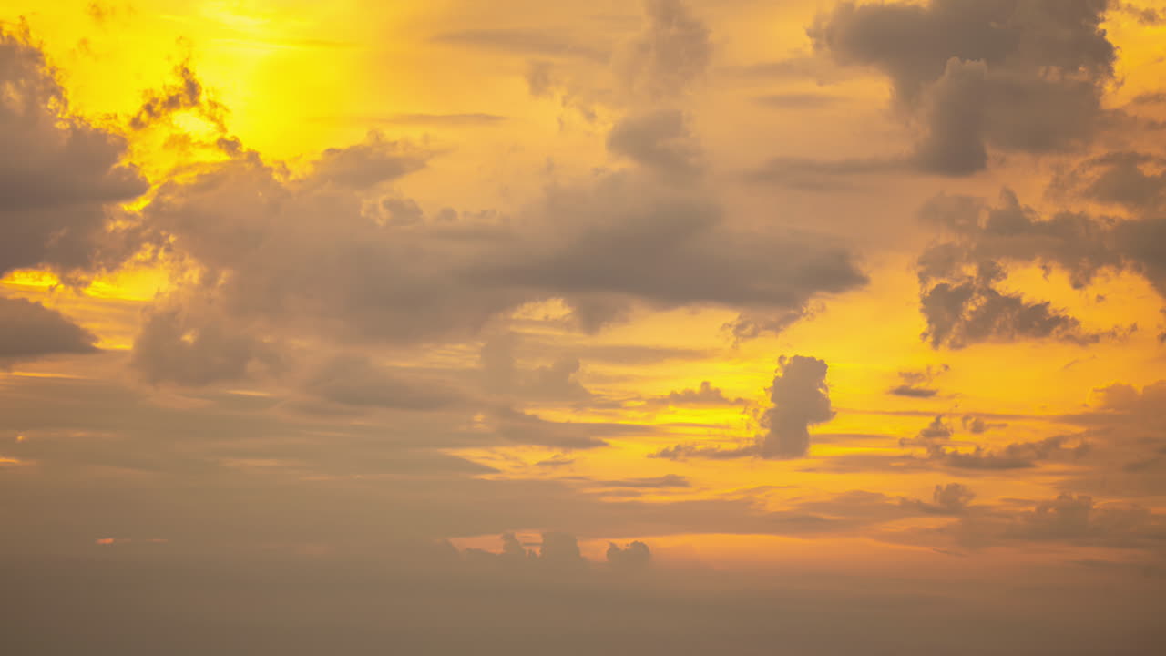 Stunning Sunset with Dramatic Clouds
