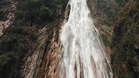 Locals-And-Tourists-Watching-Chiflon-Waterfall-From-Observation-Deck-In-Chiapas,-Mexico