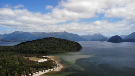 Lake-and-mountains-New-Zealand-4k-drone