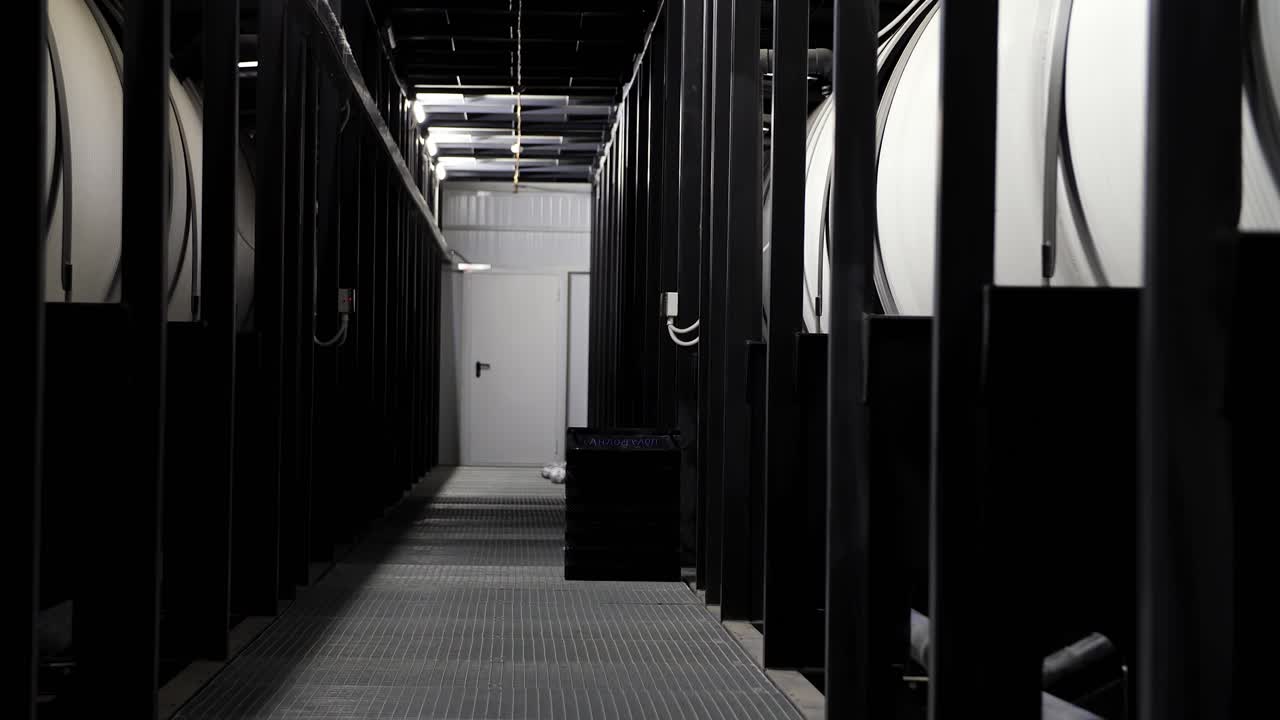 산업 저장 시설 내부