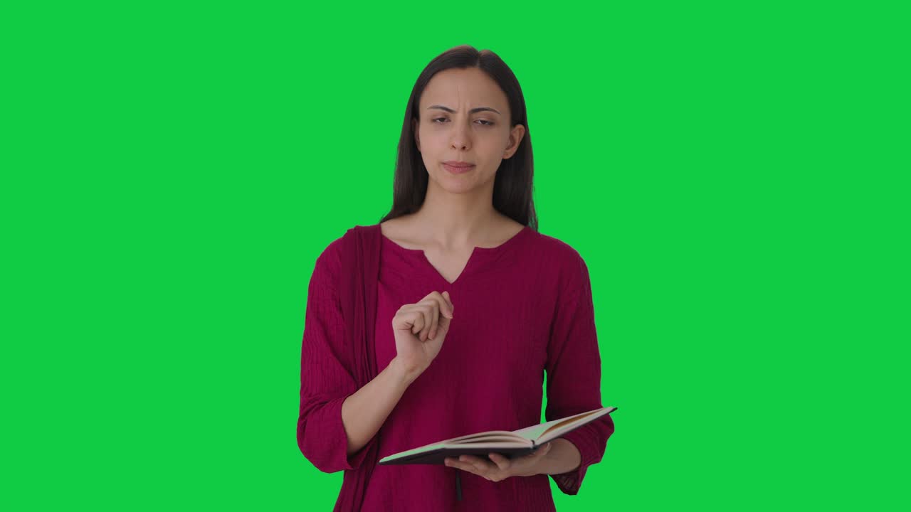 maestra india enseñando en la clase pantalla verde