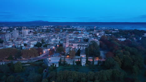 Uzès-Kathedrale-Von-Oben-Nacht-Frankreich-Gard