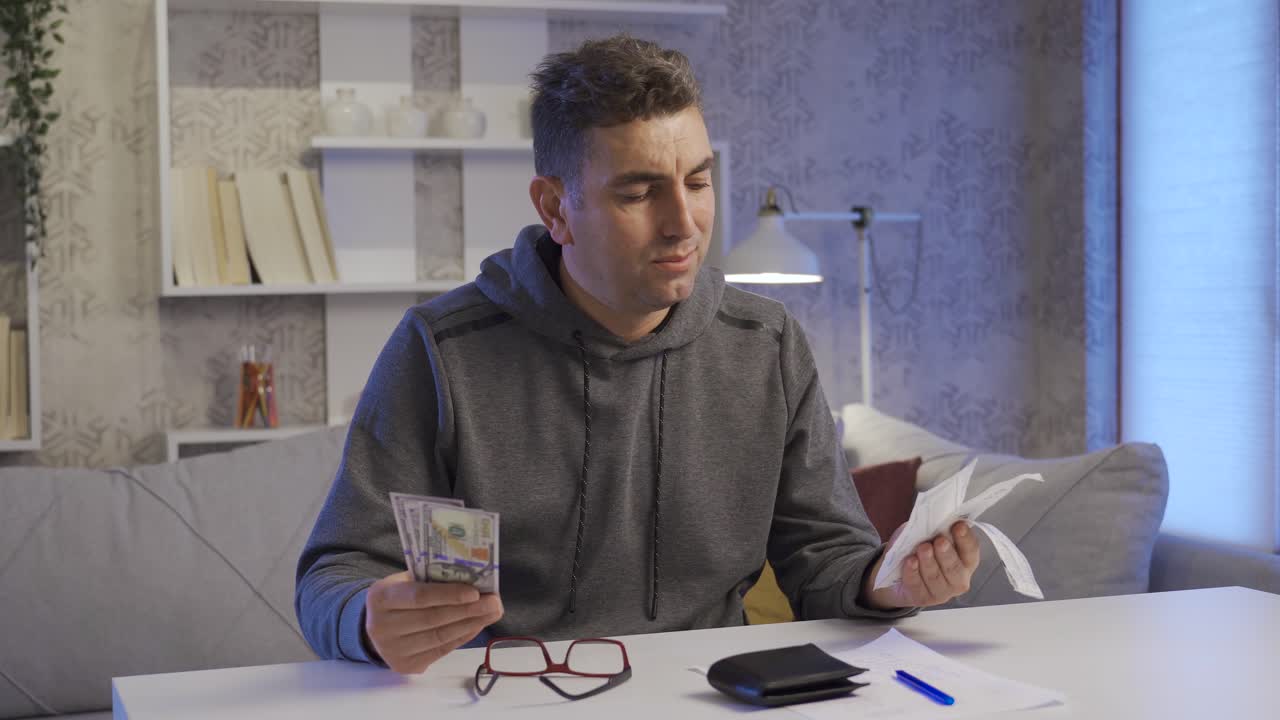 tener problemas para pagar las facturas. desigualdad de ingresos y gastos en el hogar.