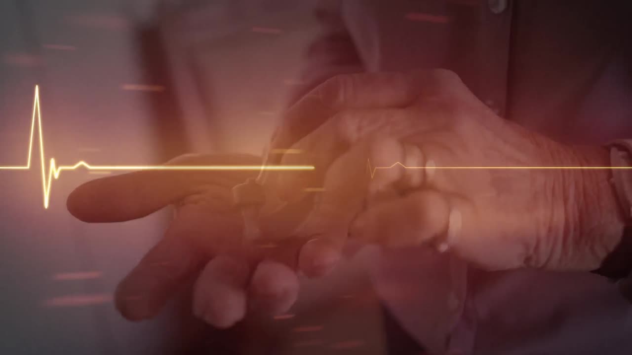 청각기기를 가진 고령 백인 여성에 대한 심장 촬영의 애니메이션