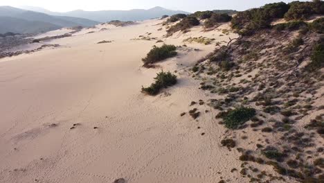 Drone-En-El-Desierto-De-Piscinas-En-Cerdeña