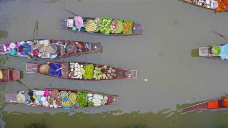 mercado flotante en tailandia