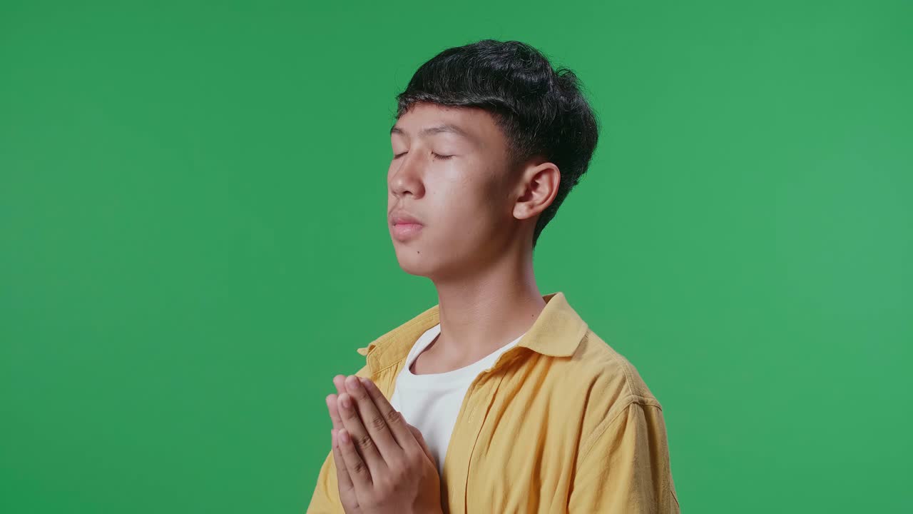 십대는 기도하고 결심합니다.