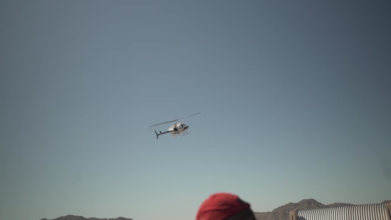 Helicopter coming in for a landing.mp4