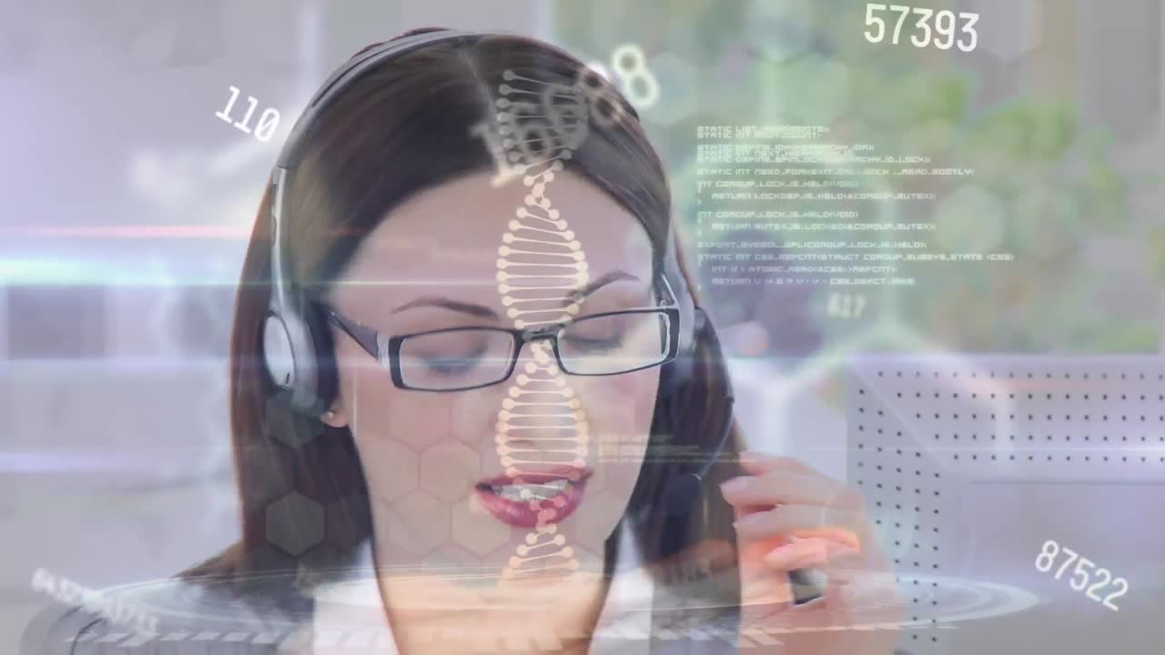 animación de cadena de adn y procesamiento de datos sobre mujer de negocios con auriculares de teléfono