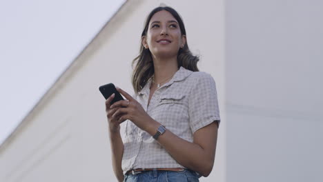 Woman-looking-at-the-view-and-chatting