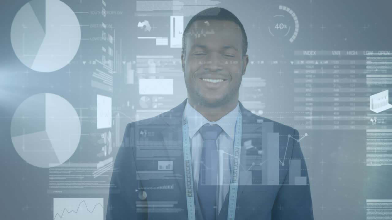 Elaborazione di dati statistici sullo sfondo di un uomo d'affari afroamericano con un nastro al collo.