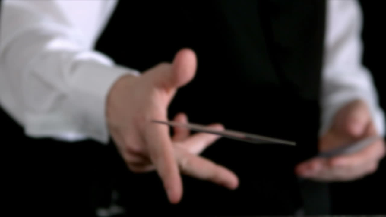 카지노 러가 카드를 던집니다.