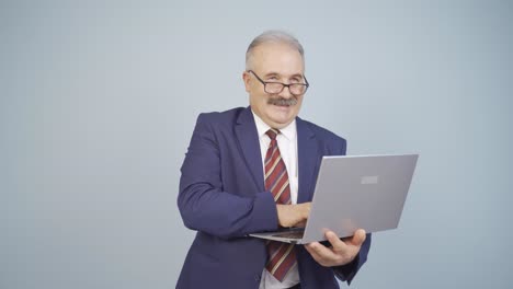hombre de negocios de baja motivación.