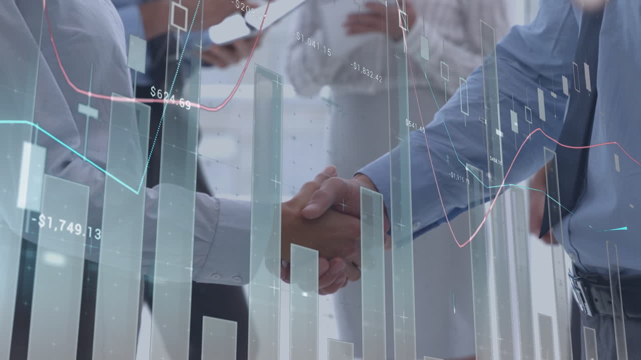 animación del procesamiento de datos financieros sobre hombres de negocios caucásicos que se dan la mano