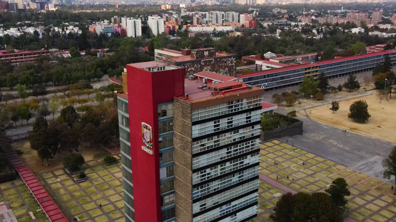campus de la universidad nacional autónoma de méxico y edificios de dormitorios