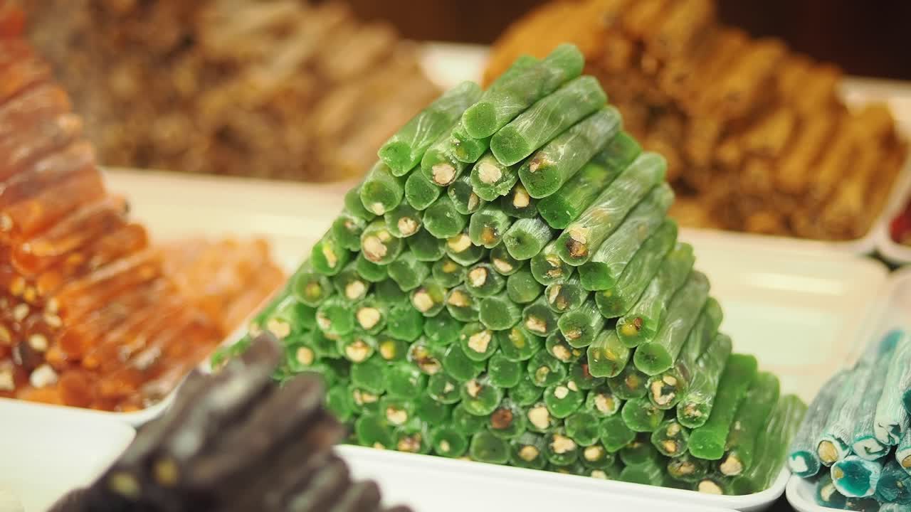 Manisan Turki Pistachio Hijau Tradisional yang Dipajang