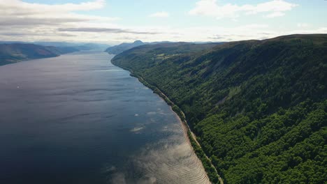 Extremo-Este-Del-Lago-Ness,-Escocia