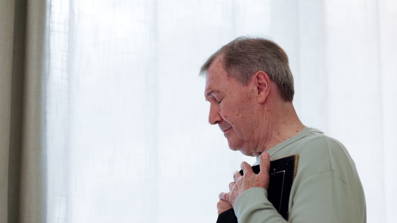 슬픈 노인, 포옹 사진