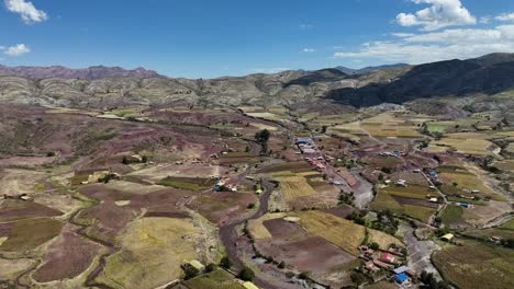 Sucre-Bolivia-Caminata-Paisajes-Sudamericano-Drone-Vista-Aérea-Montañas-Naturaleza