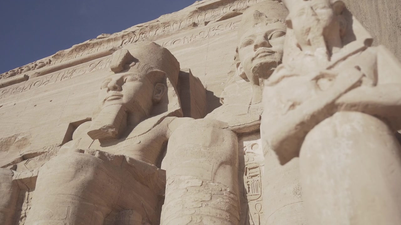 Vista dell'esterno del tempio di Abu Simbel in Egitto.