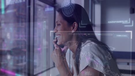 animación del procesamiento de datos financieros sobre una mujer de negocios biracial que usa un teléfono inteligente