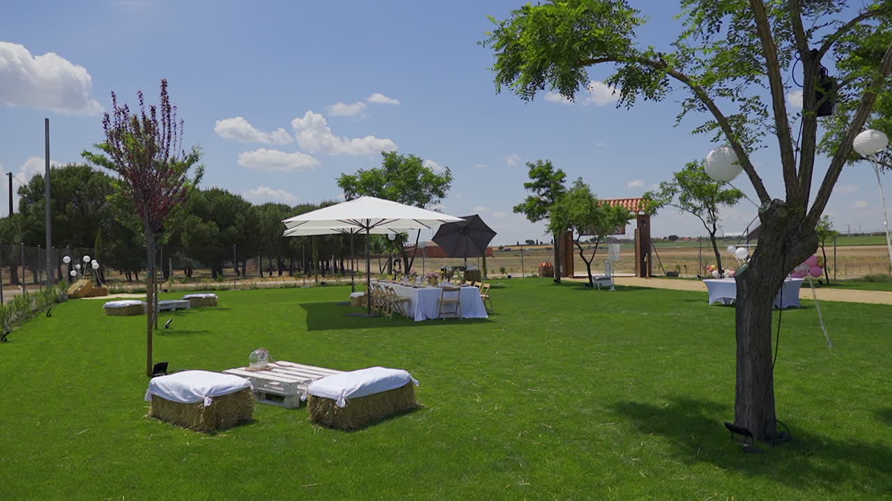 사건을 위한 옥외 훈장, 화창한 날