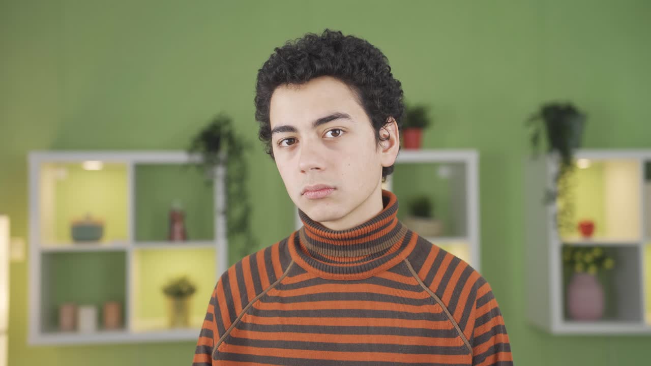 un niño infeliz y deprimido.