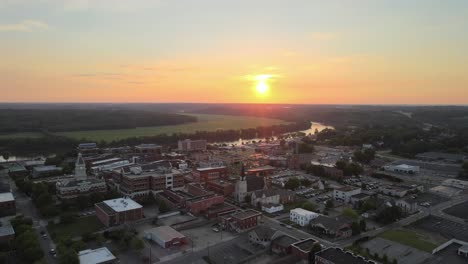 Flyaway-shot-of-outdoor-concert-at-Downtown-Commons-in-downtown-Clarksville,-Tennessee