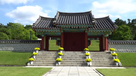 tomb of seven hundred patriots in geumsan, chungcheong province, south korea