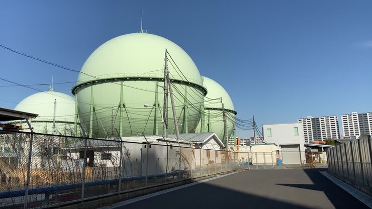 Tanque de gás no Japão, paisagem de Tóquio