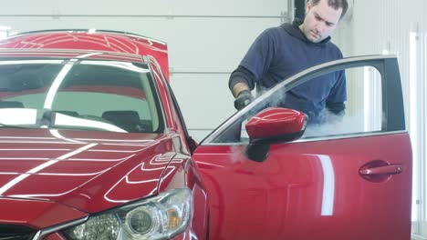 limpieza profesional de automóviles. lavado de sars. detalles interiores. limpieza en seco y detalles del interior de un automóvil. limpeza profunda de asientos. limpeza de espuma en el lavado de automóviles; limpieza del panel del automóvil del polvo. una aspiradora