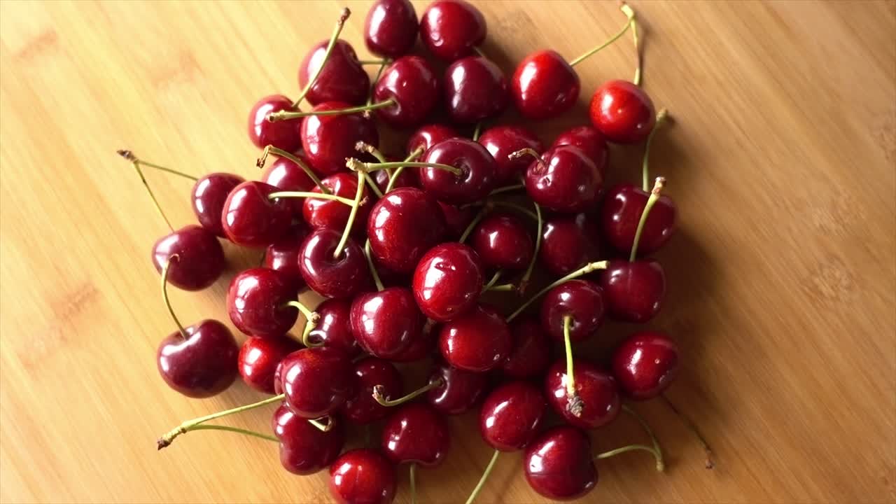Gambar Close-up Buah Ceri