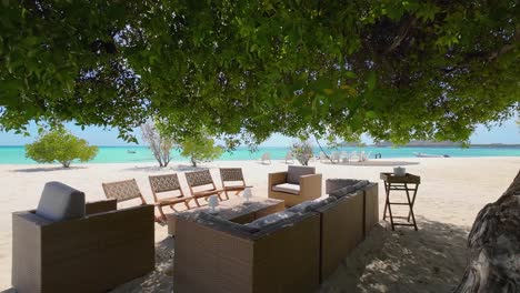 Exquisite-beachfront-vacation-rental-house-with-luxury-outdoor-furniture,-Los-Roques