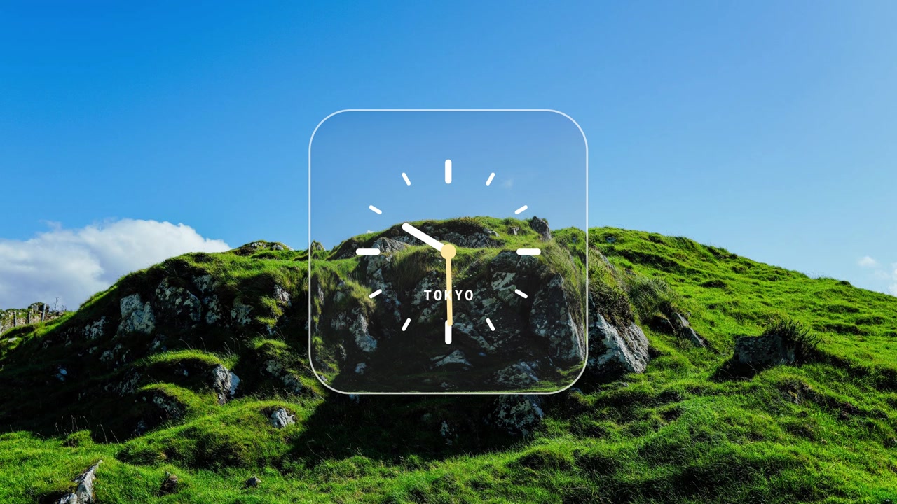 Sovrapposizione di orologio digitale che mostra l'ora di Tokyo su una collina verde