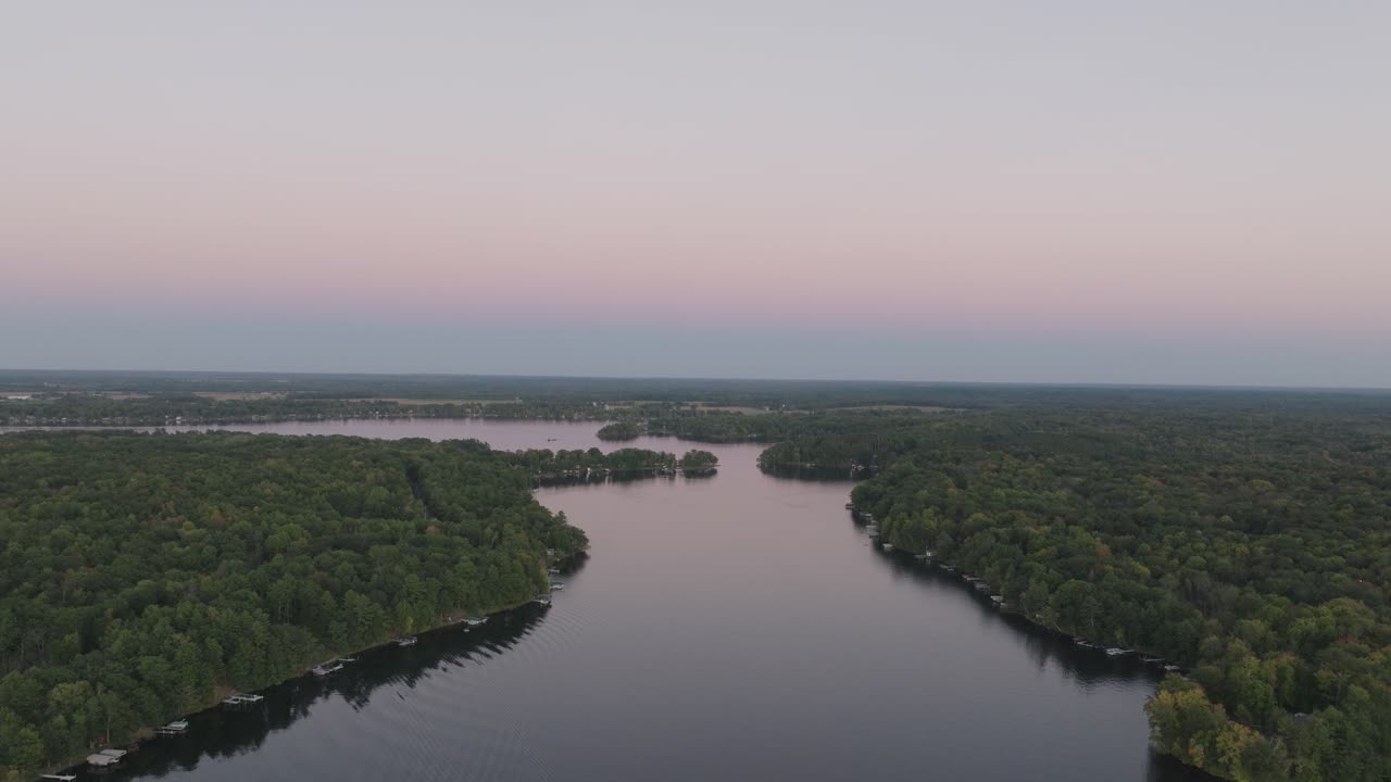 위스콘신 주 발사름 호수 (balsam lake) 의 풍경적인 공중 풍경.