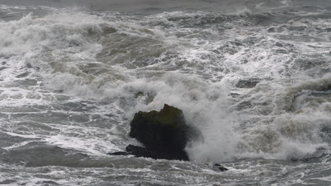 Storm-in-the-ocean