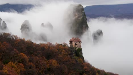 4K-STUNNING-Landscape,-Beautiful-Meteora-timelapse-of-a-Monastery-on-a-mountain-above-the-clouds