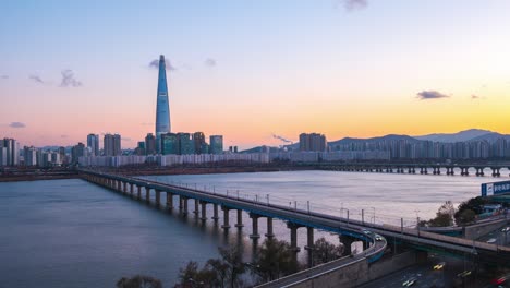 video de lapso de tiempo de día a noche del paisaje urbano de seúl en corea del sur, lapso de tempo 4k
