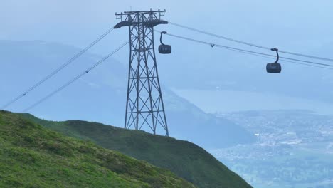 teleféricos en movimiento