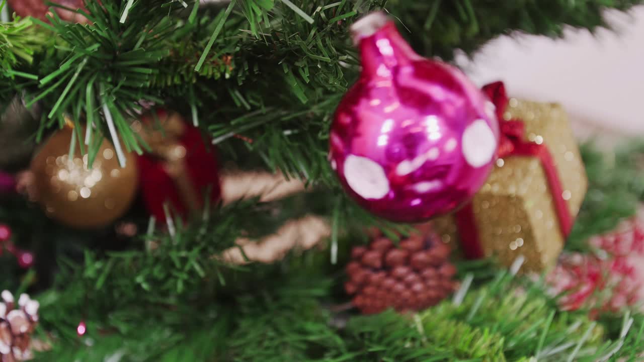 크리스마스 트리 장식 보라색 공