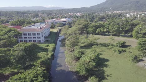 Drohne-über-Resort-Ackerland-Antenne-4k-Dominikanische-Republik-Puerto-Plata