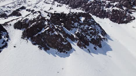 Skilifte-Im-Skigebiet-Portillo-In-Chile---Drohnenaufnahme-Aus-Der-Luft