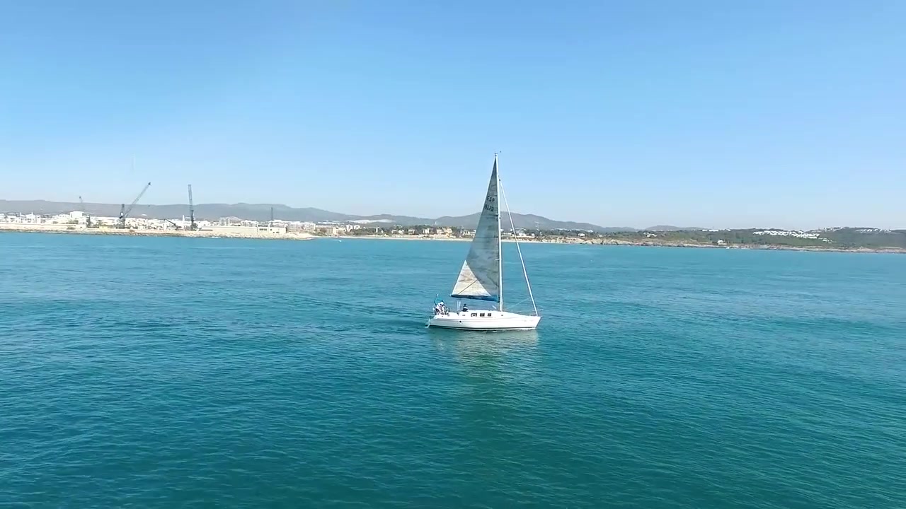 Barca a vela nel Mar Mediterraneo