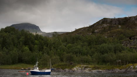 norway waiting boat 00