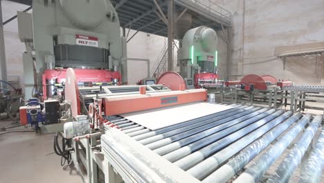 the over view of the modern technical hydraulic ceramic tiles pressure machine